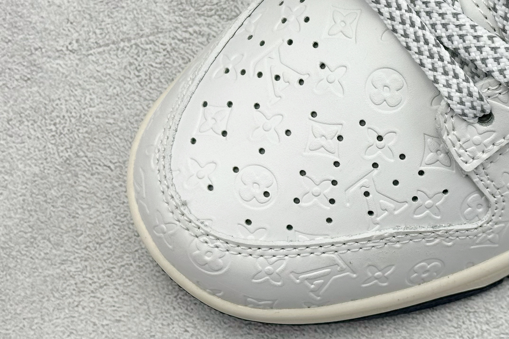 耐克Louis Vuitton x Nike SB Dunk Low纯原版本路易威登联名SB Dunk蓝勾暗印花LV板鞋 莆田奢侈品工厂 货号：XX3168-146