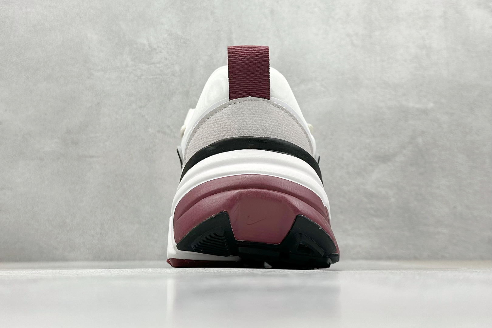 耐克Nike V2K Runtekk纯原版本白灰红减震复古跑鞋 莆田耐克批发 货号:HQ3500-100