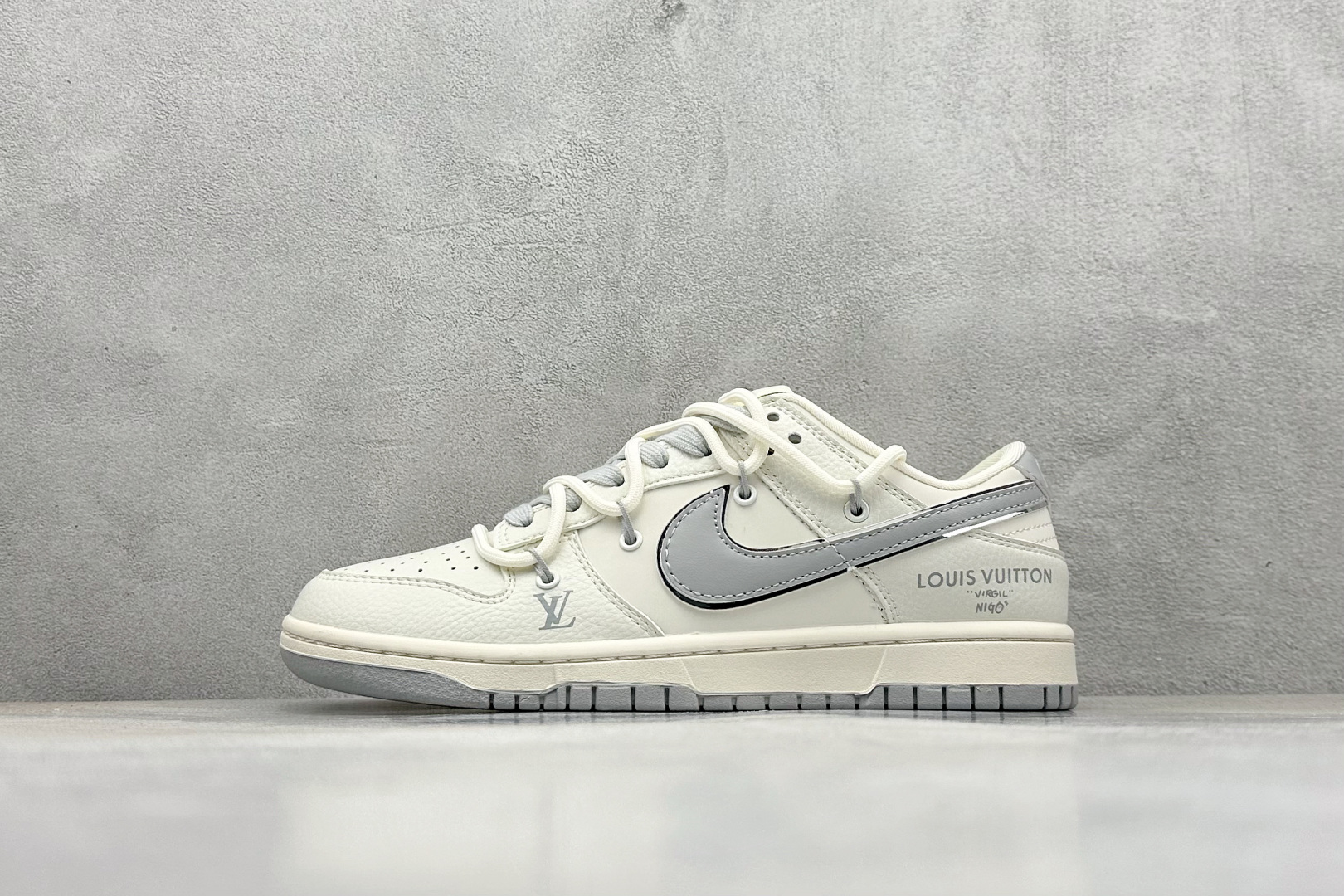 耐克Louis Vuitton x Nike SB Dunk Low纯原版本LV联名SB Dunk米白灰解构绑带板鞋 莆田耐克代理 货号：DM6868-092