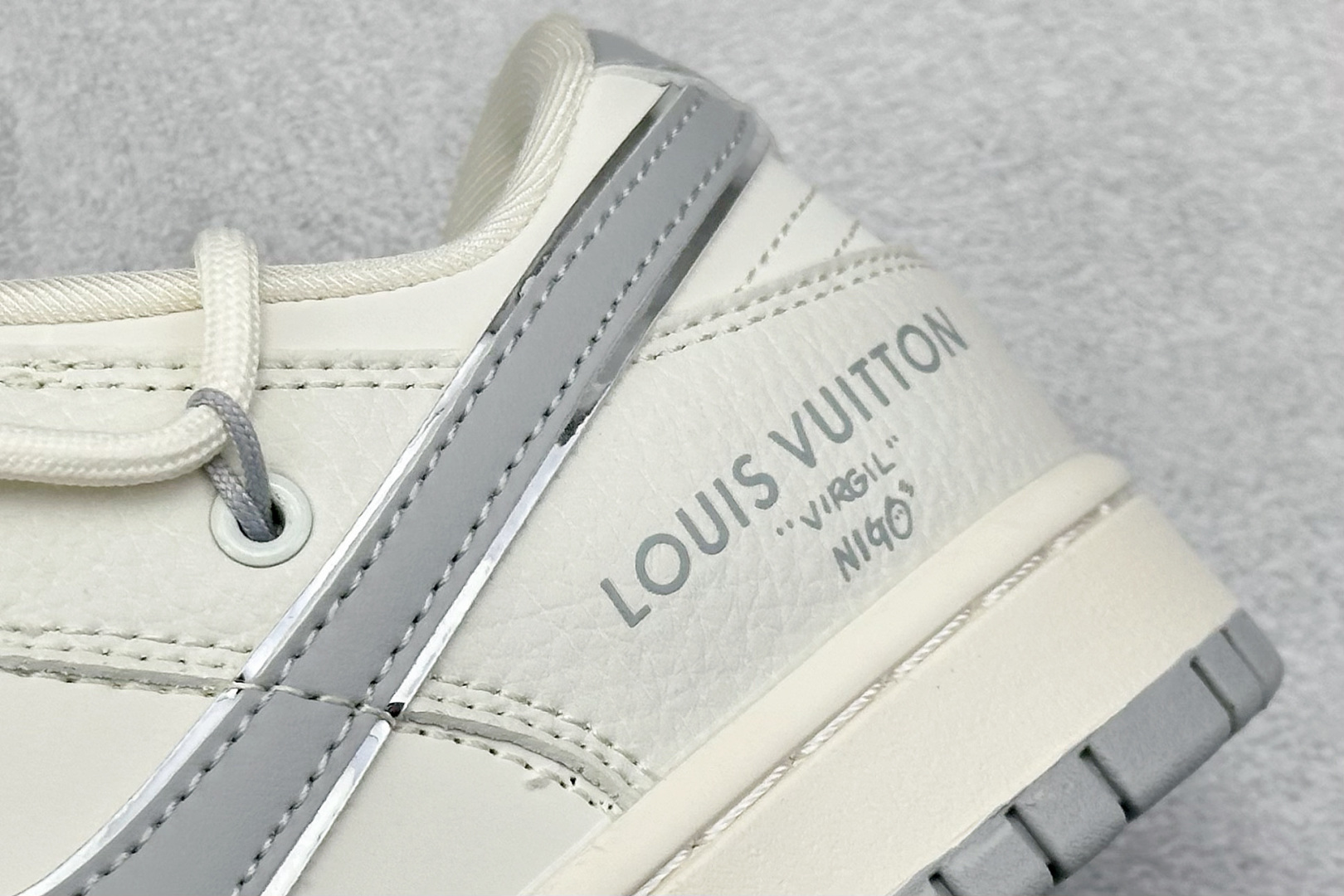 耐克Louis Vuitton x Nike SB Dunk Low纯原版本LV联名SB Dunk米白灰解构绑带板鞋 莆田耐克代理 货号：DM6868-092