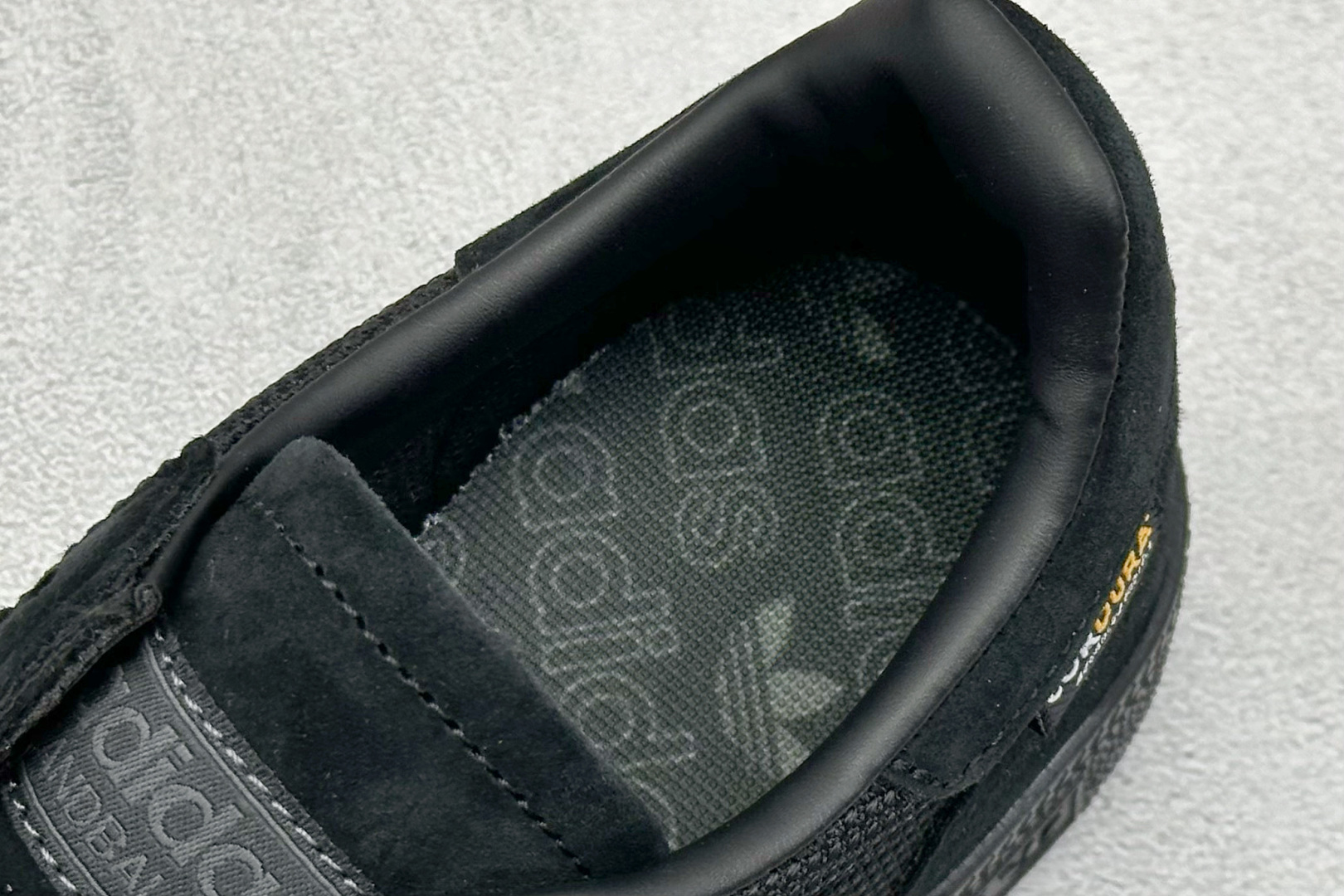 阿迪达斯adidas Originals Handball SPZL纯原版本手球运动员系列黑灰色板鞋 莆田鞋阿迪达斯货源 货号：IE6603