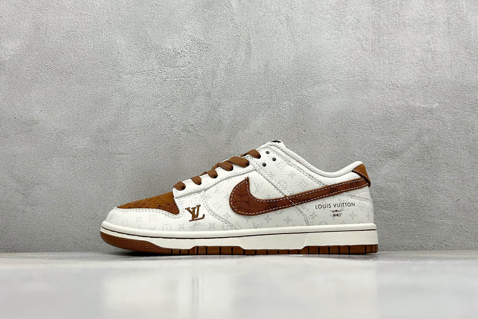 耐克Louis Vuitton x Nike SB Dunk Low纯原版本路易威登联名SB Dunk咖啡牛仔LV板鞋 莆田耐克代理 货号:SC9772-806