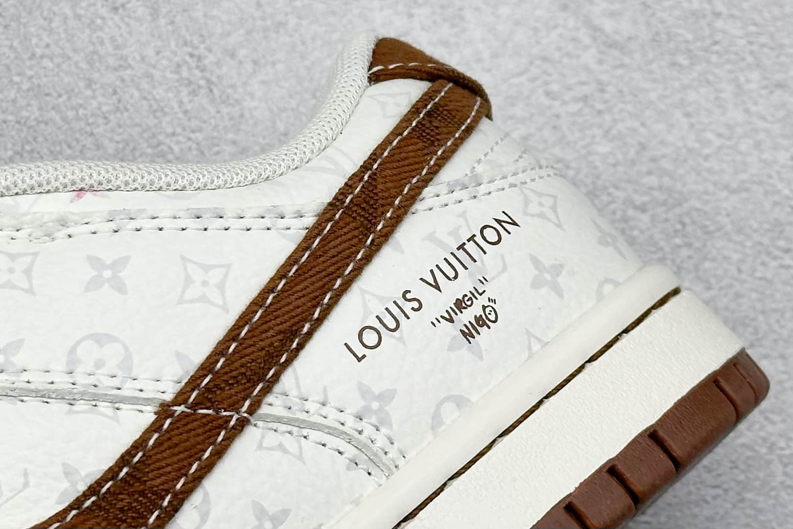 耐克Louis Vuitton x Nike SB Dunk Low纯原版本路易威登联名SB Dunk咖啡牛仔LV板鞋 莆田耐克代理 货号:SC9772-806