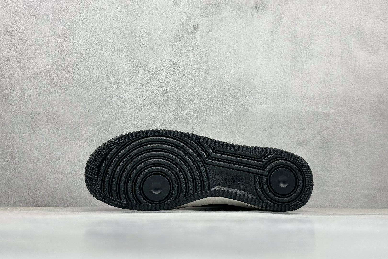 耐克FOD x Nike Air Force 1'07 Low纯原版本空军一号AF1白灰黑七彩镭射钩板鞋 莆田耐克货源 货号:LW9279-011