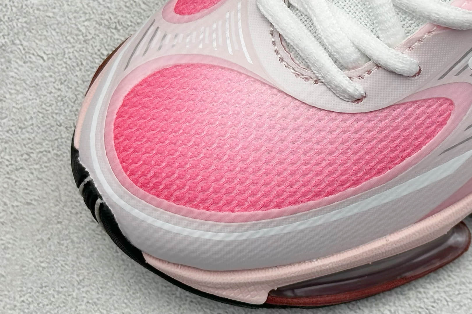 新百伦New Balance 2000纯原版本NB2000白粉渐变网面复古跑鞋 莆田新百伦货源 货号:U2000BF