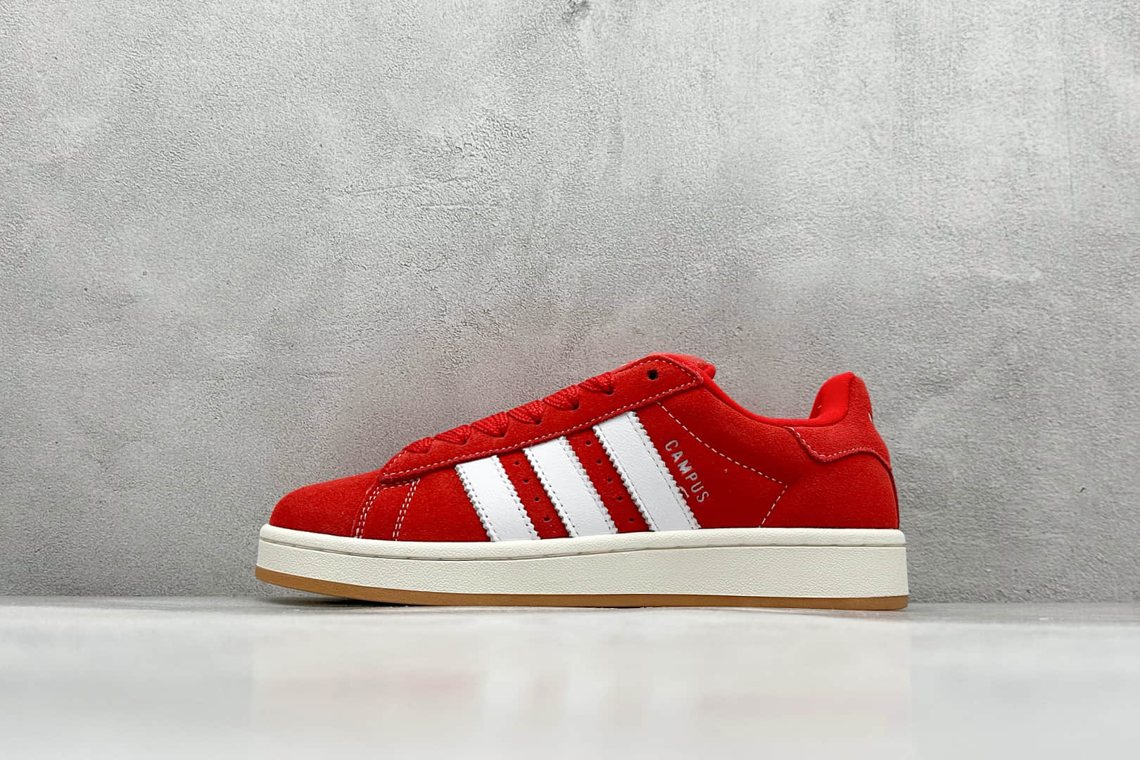 阿迪达斯adidas Originals Campus 00s纯原版本红白色面包鞋运动板鞋 莆田阿迪达斯货源 货号：H03474