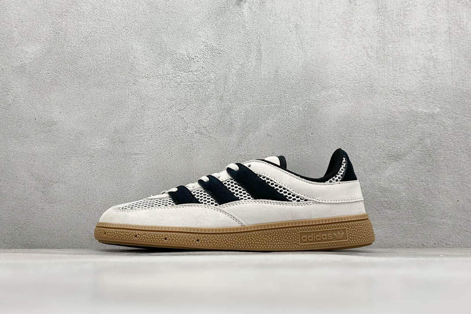 阿迪达斯adidas Handball Spezial ST纯原版本手球系列黑灰生胶复古板鞋 莆田复刻鞋代理 货号：JI2608
