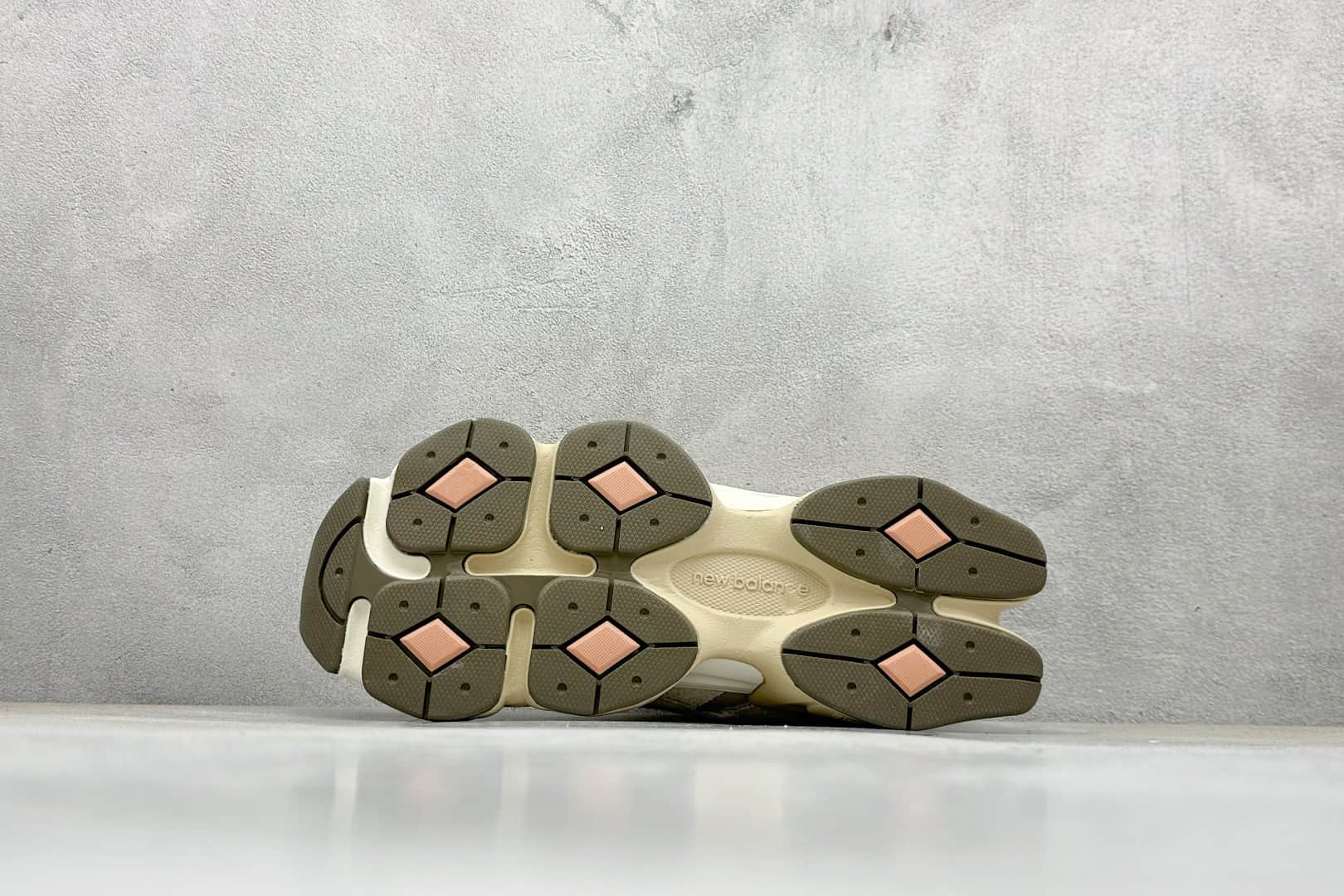 新百伦New Balance 9060纯原版本NB9060棕橘色复古慢跑鞋 莆田新百伦货源 货号:U9060CWF