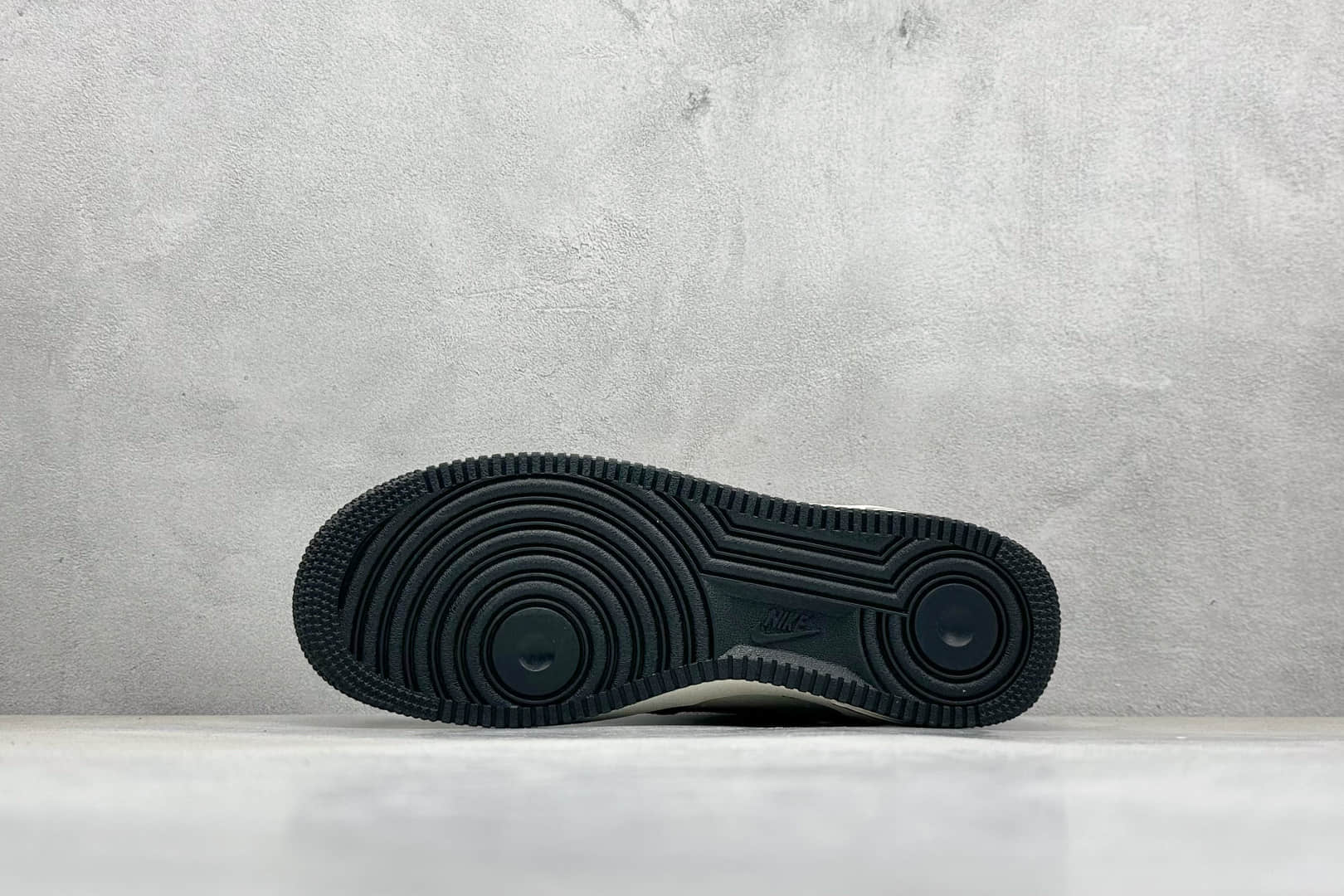 耐克Nike Air Force 1'07 Low纯原版本空军一号LV联名AF1白红黑牛仔板鞋 莆田耐克货源 货号：ZD1988-002