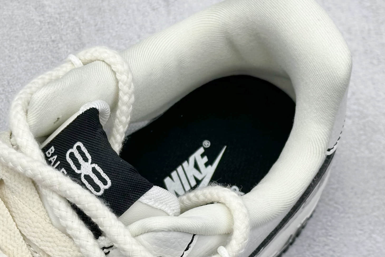 耐克Nike Air Force 1 Low 07 x Balenciaga巴黎世家联名款白黑绑带小钩空军一号低帮休闲板鞋信息资讯大全 货号：AM1588-019