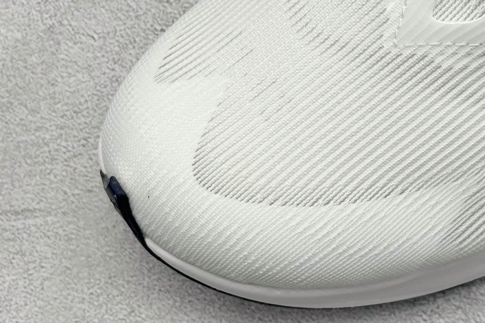 耐克Nike ZoomX Vaporfly NEXT% 4马拉松系列公路竞速超轻缓震跑步鞋信息资讯大全 货号：HF6412-100