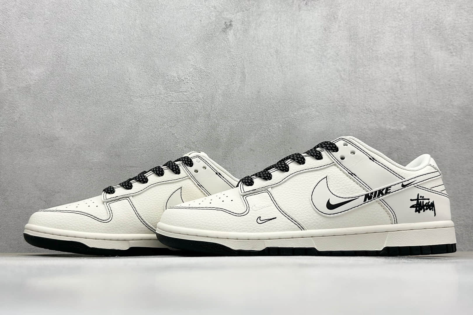 耐克Nike SB Dunk Low斯图西联名米黑小双勾地板休闲板鞋信息资讯大全 货号:HH7518-096