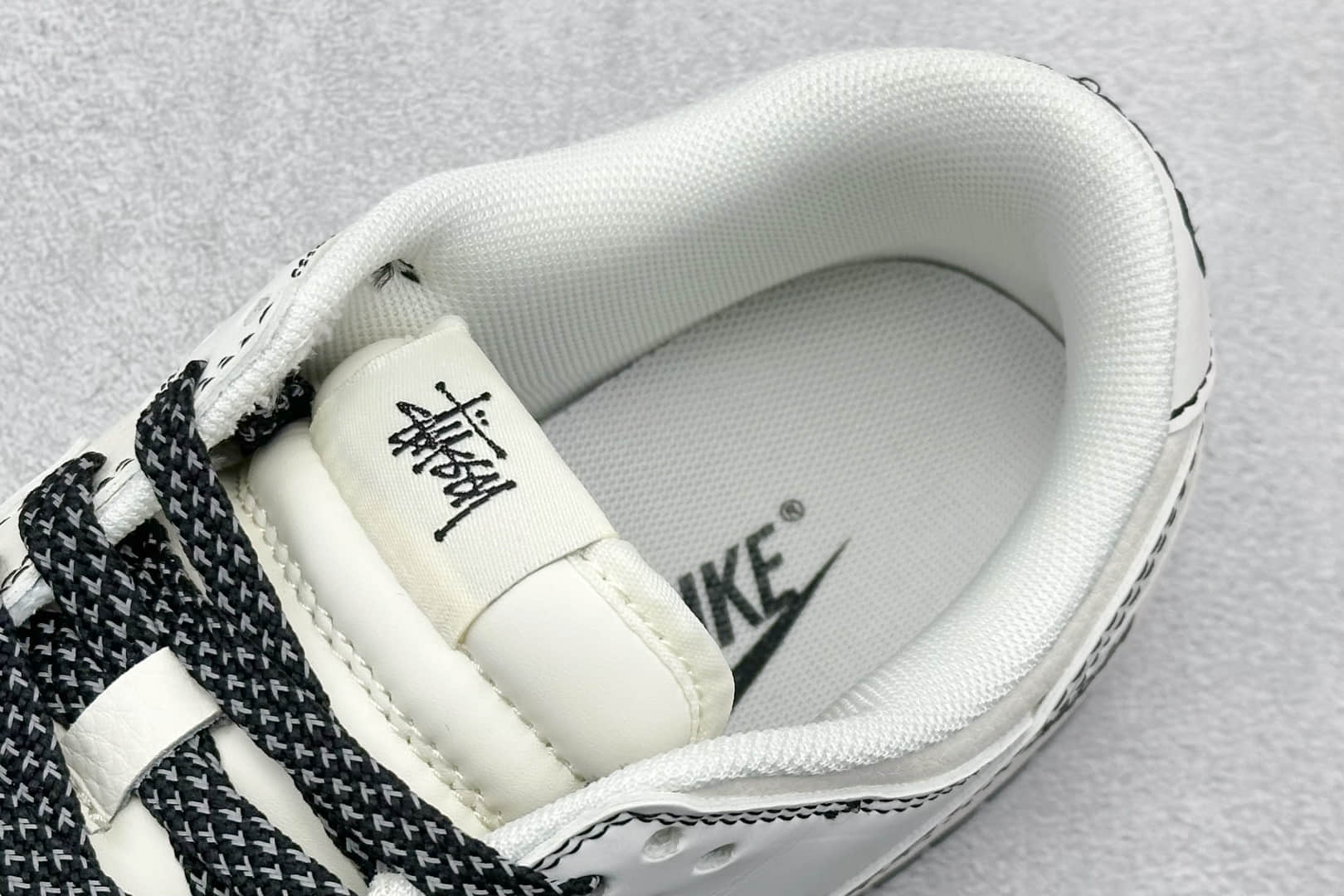 耐克Nike SB Dunk Low斯图西联名米黑小双勾地板休闲板鞋信息资讯大全 货号:HH7518-096