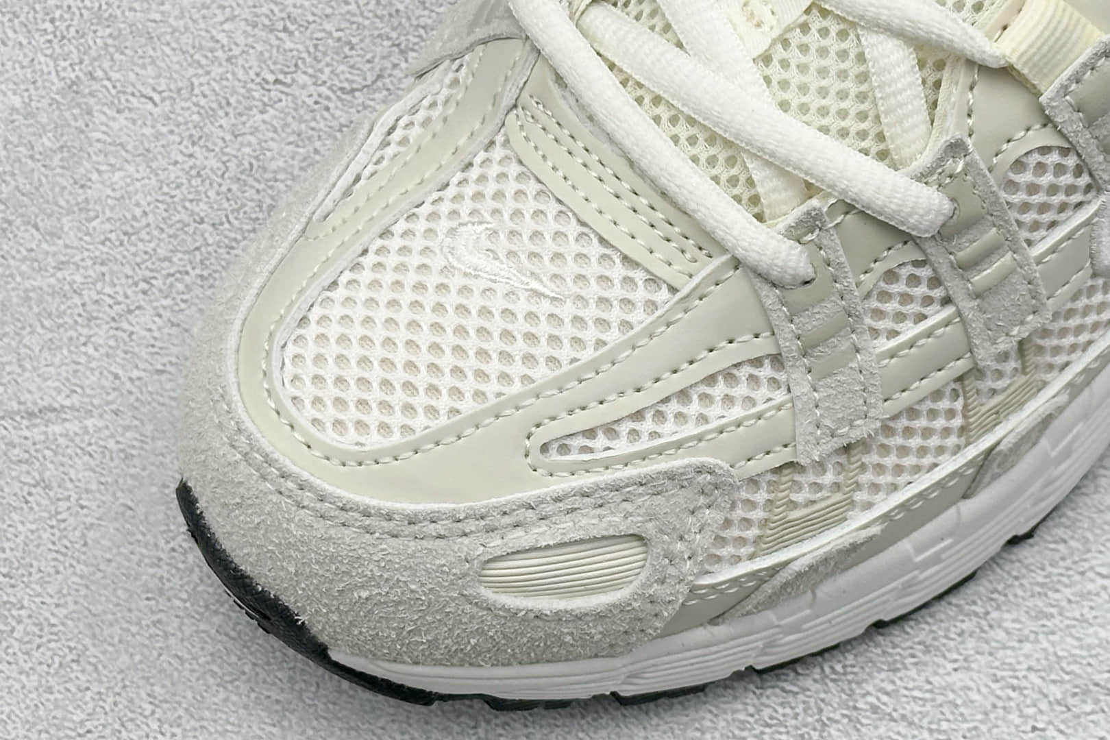 耐克Nike P-6000纯原版本灰白色复古厚底老爹鞋 莆田鞋货源 货号：HF0015-100