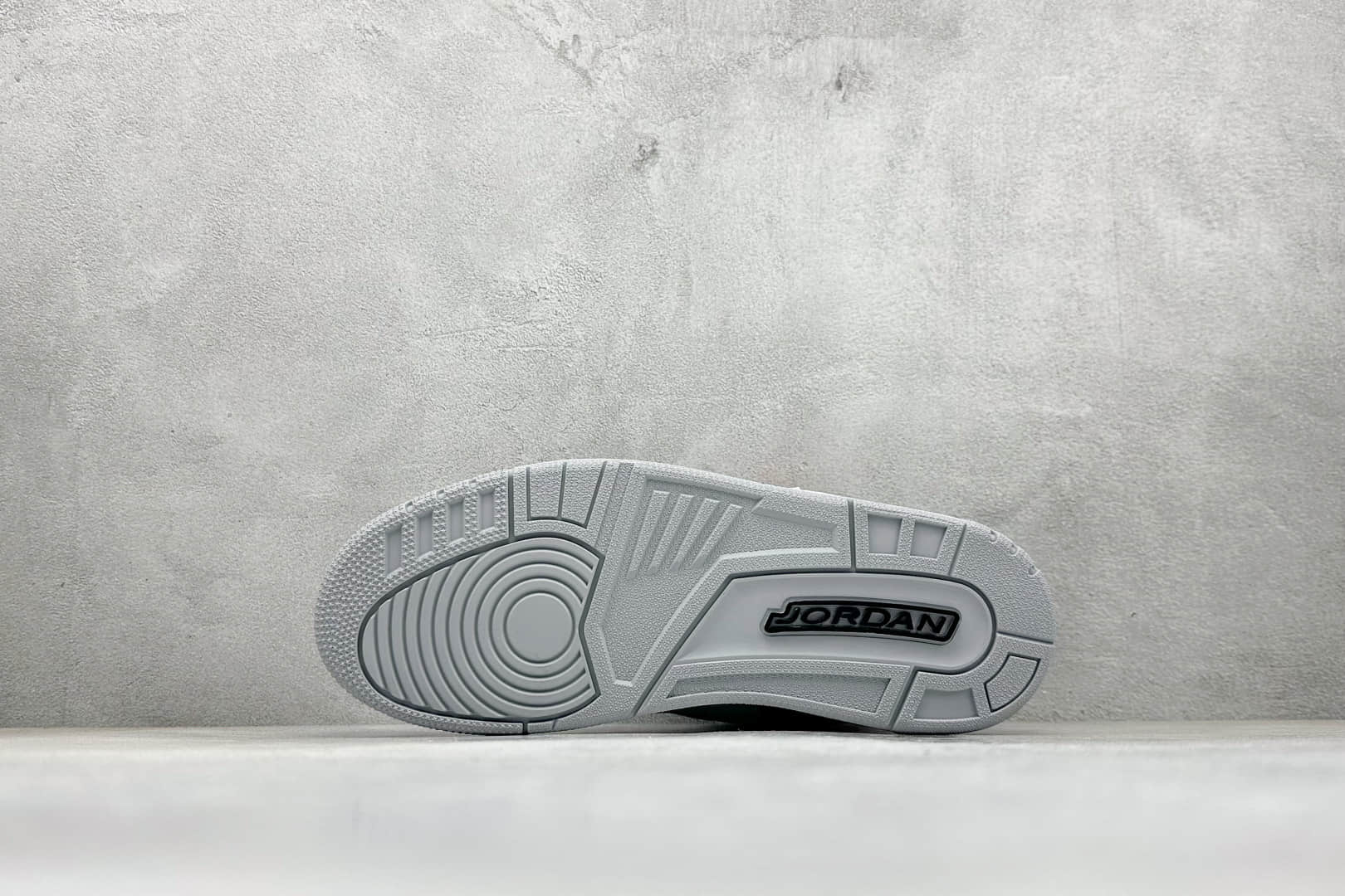 乔丹Air Jordan Courtside 23纯原版本AJ23白黑红复古篮球鞋 莆田AJ工厂 货号：HV1808-101