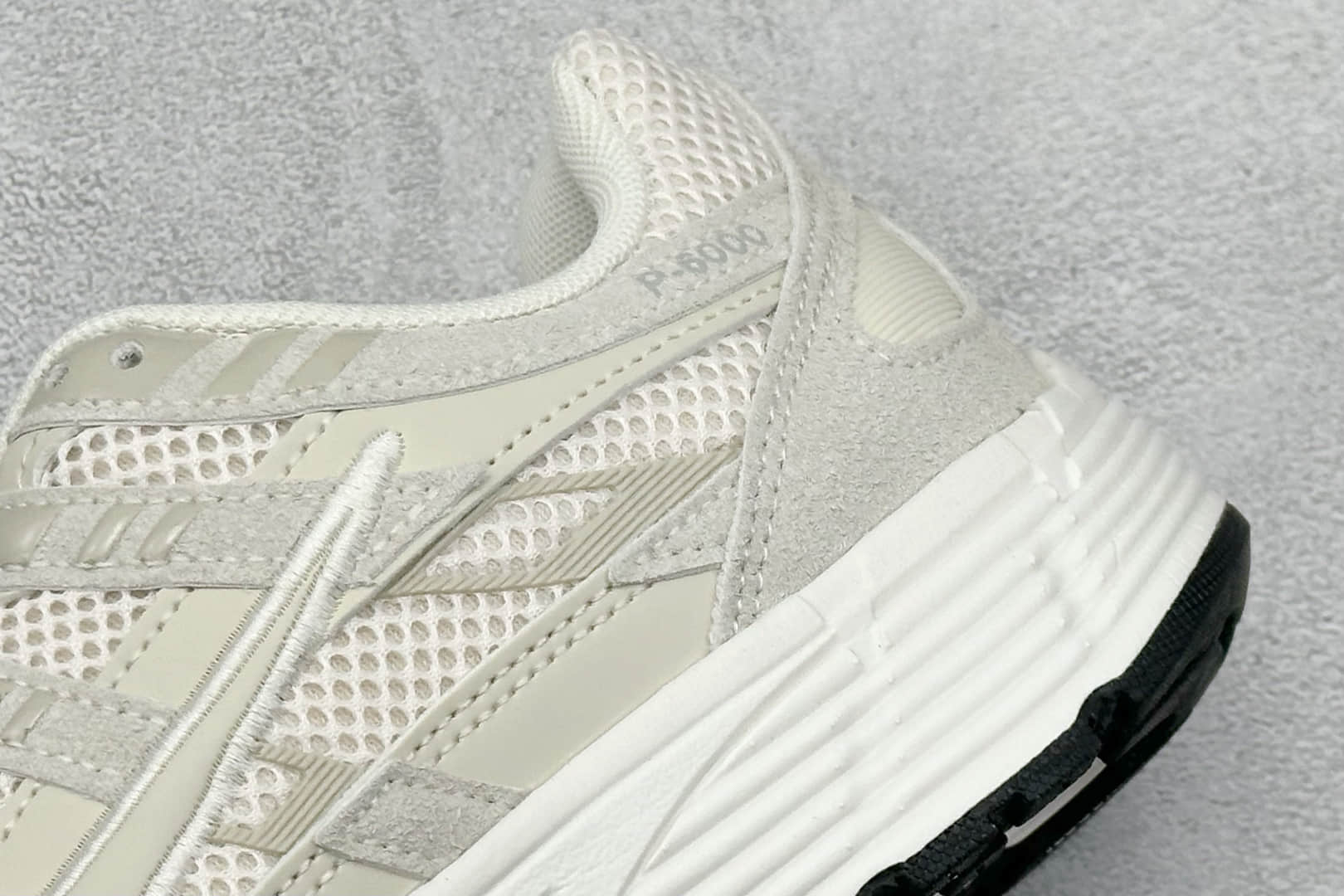 耐克Nike P-6000纯原版本灰白色复古厚底老爹鞋 莆田鞋货源 货号：HF0015-100