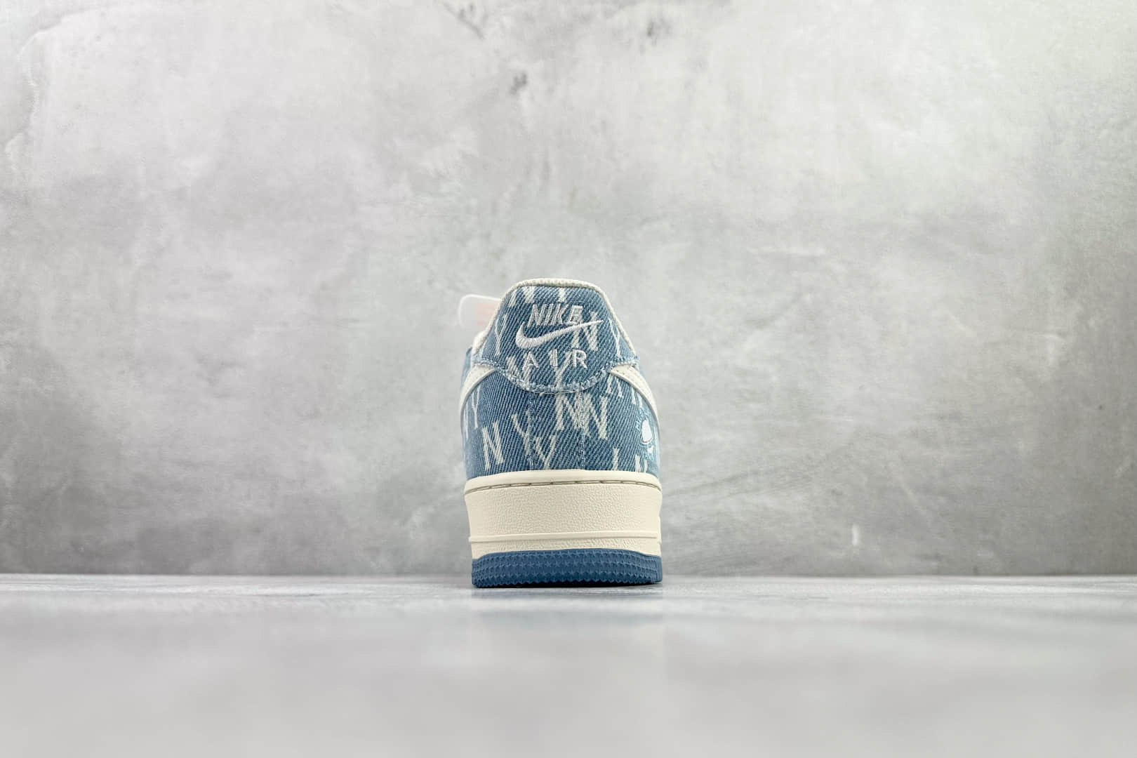 耐克NIke Air Force 1 '07 Low纯原版本MLB联名AF1蓝白色丹宁牛仔板鞋 莆田耐克货源 货号：DD1982-306