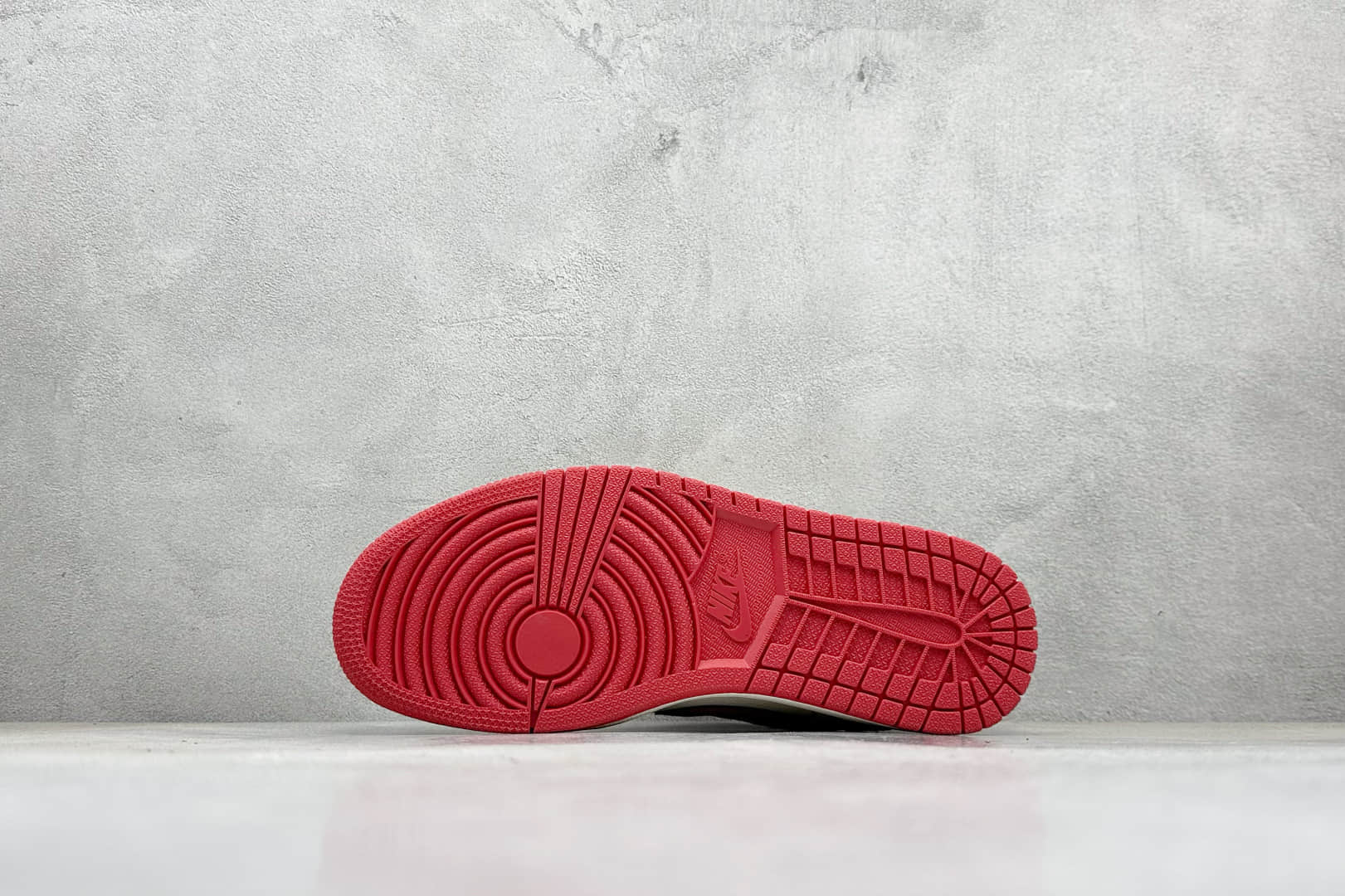 乔丹Balenciaga x Air Jordan 1 Low纯原版本巴黎世家联名AJ1定制配色倒钩板鞋 莆田AJ批发 货号：DS2025-001