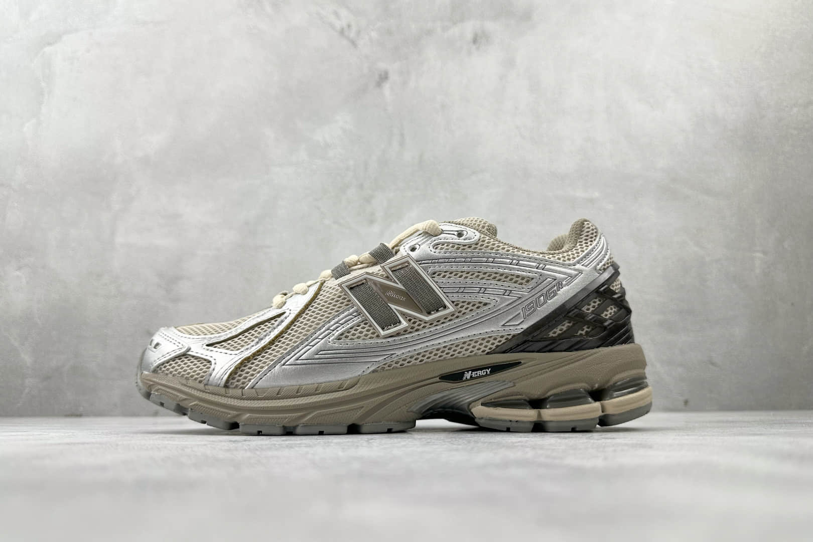 新百伦New Balance 1906纯原版本NB1906棕褐色复古跑鞋 莆田新百伦货源 货号:U1906RCP