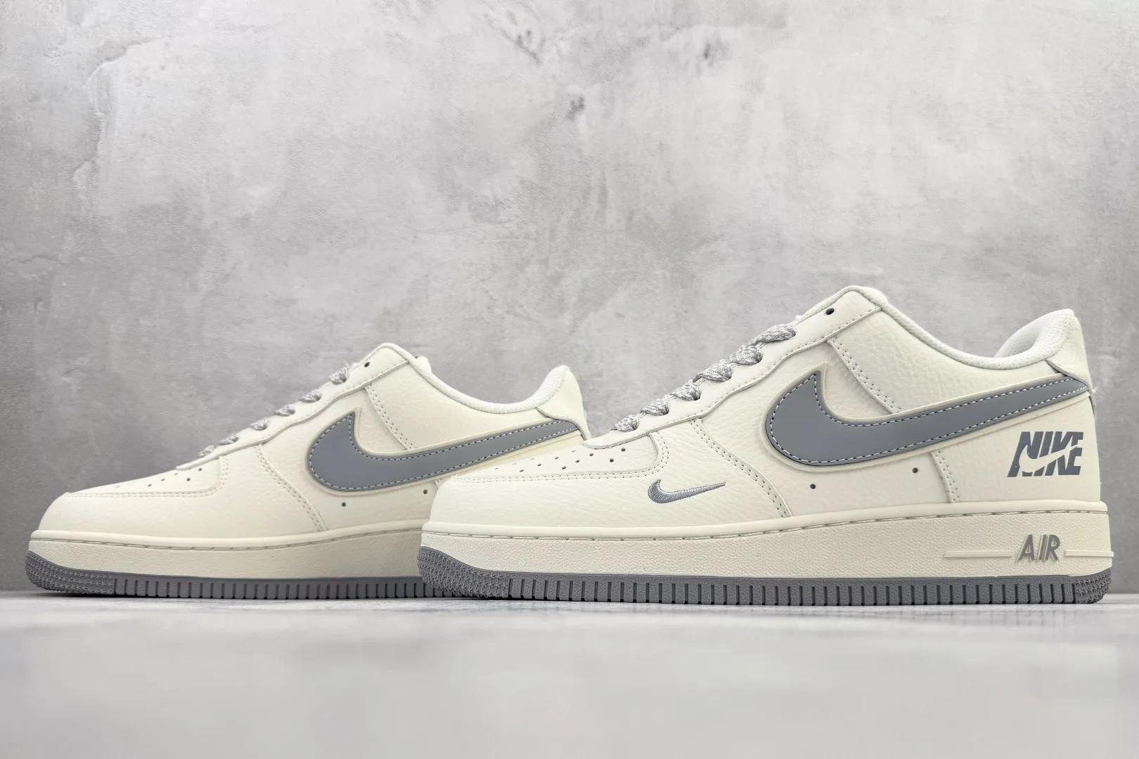 耐克Nike Air Force 1'07 Low纯原版本空军一号AF1米白灰标低帮板鞋 莆田耐克货源 货号：CS5288-042