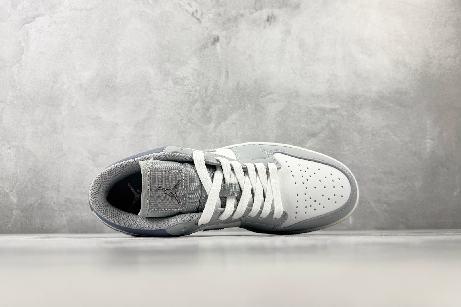 乔丹Jordan Air Jordan 1 白银色低帮休闲运动篮球鞋纯原版本 货号：IX5003-101