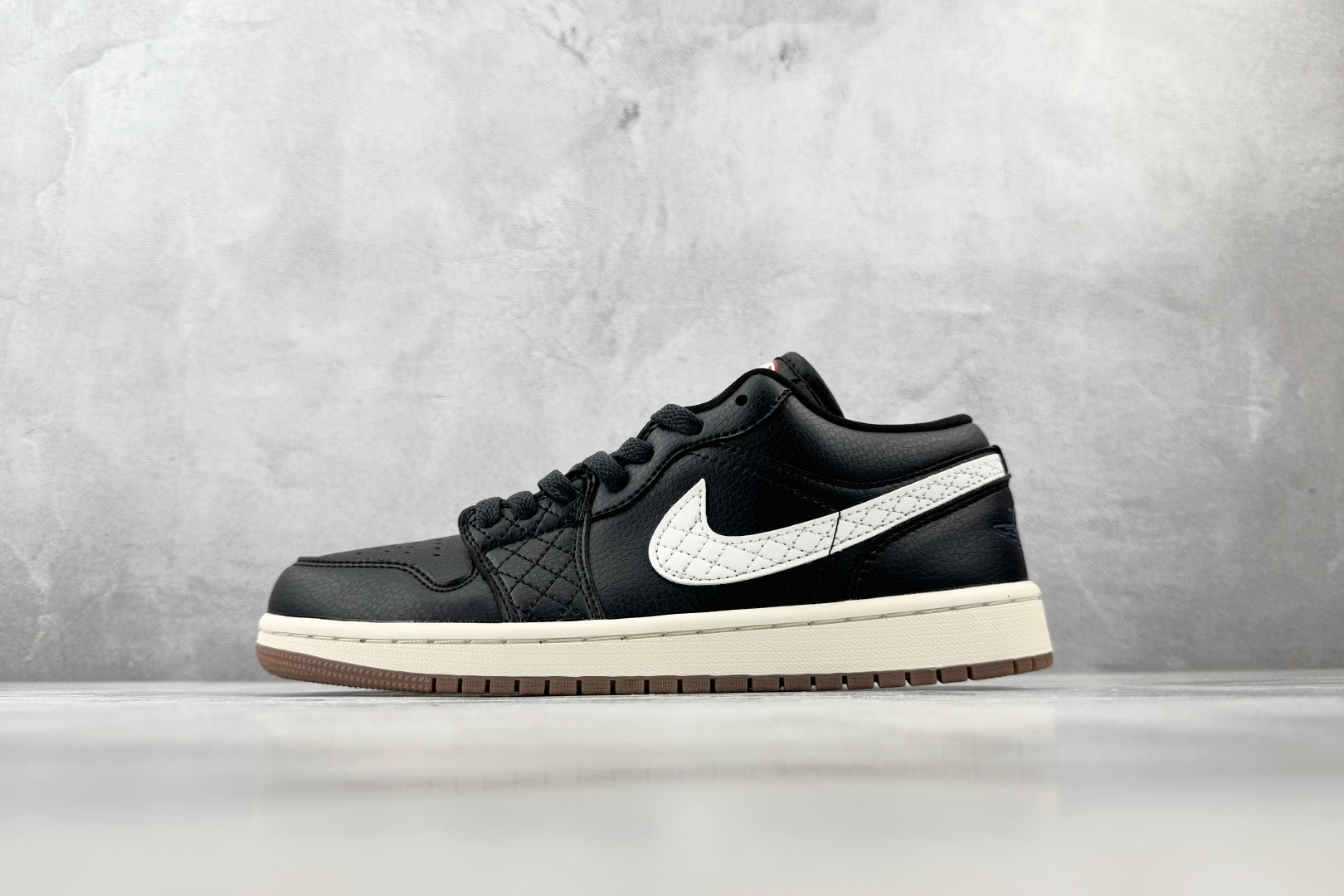 乔丹Jordan Air Jordan 1 SE 黑白纯原版本 货号：IO2047-001