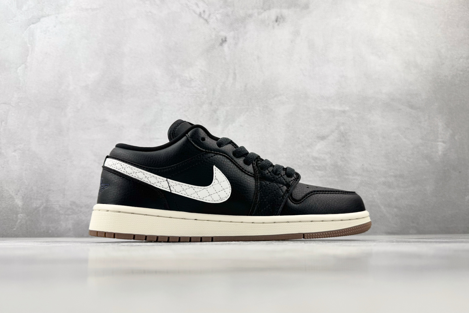 乔丹Jordan Air Jordan 1 SE 黑白纯原版本 货号：IO2047-001