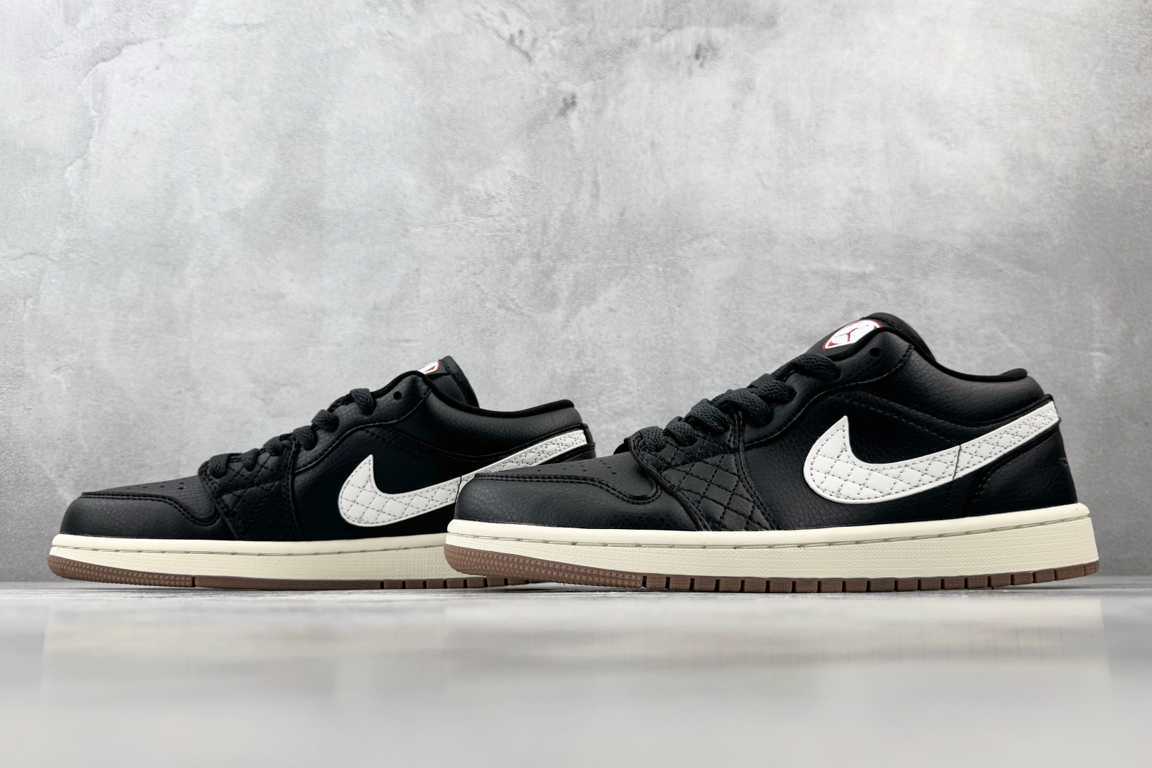 乔丹Jordan Air Jordan 1 SE 黑白纯原版本 货号：IO2047-001