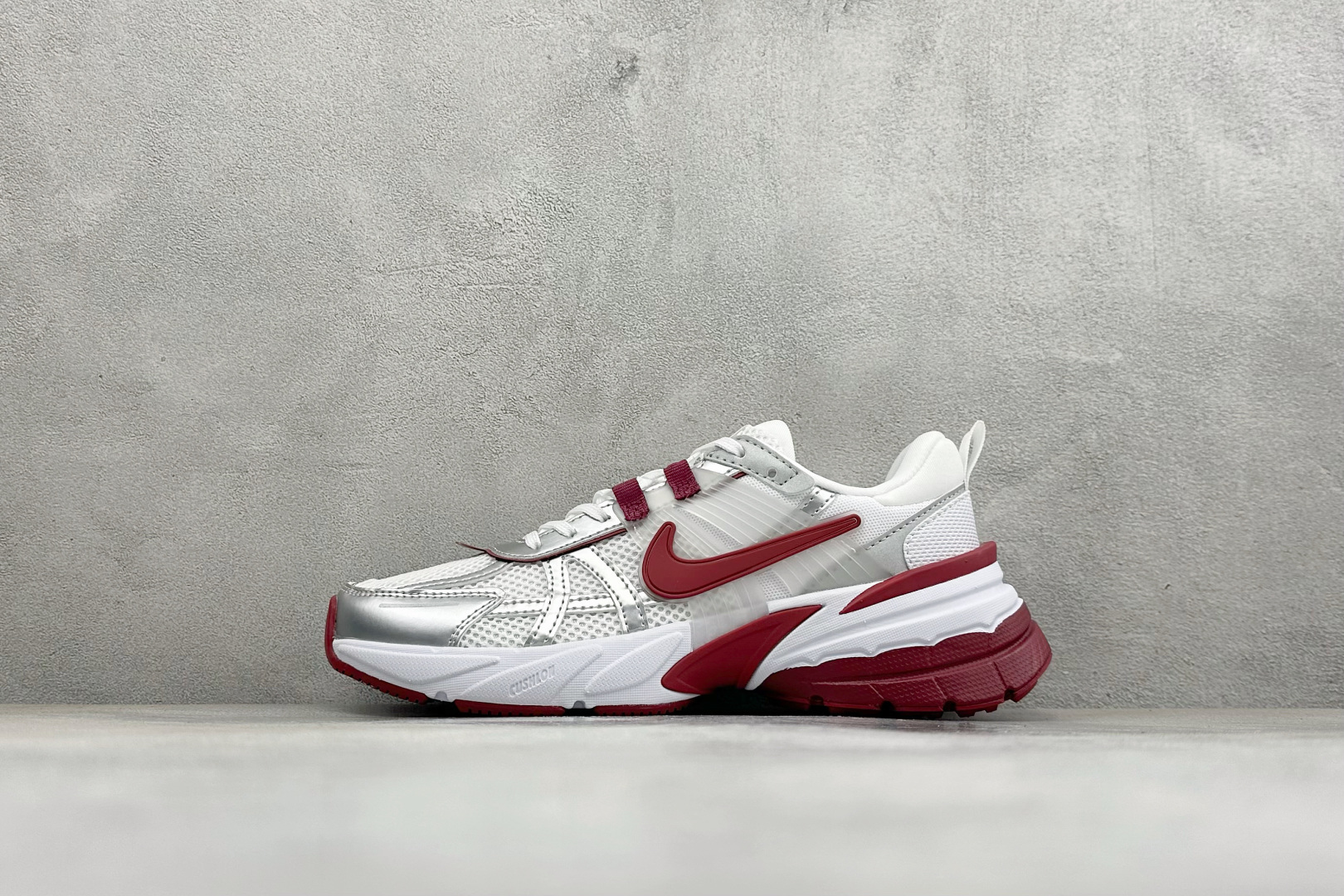 耐克Nike V2K Run 减震防滑复古低帮跑步鞋纯原版本 货号:FD0736-118