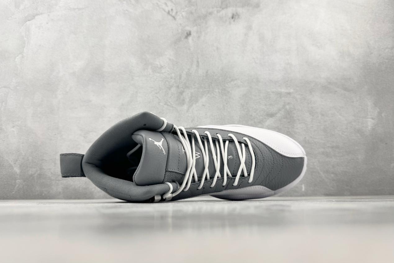乔丹 Jordan Air Jordan 12 retro “stealth” 灰白纯原版本 货号：CT8013-015