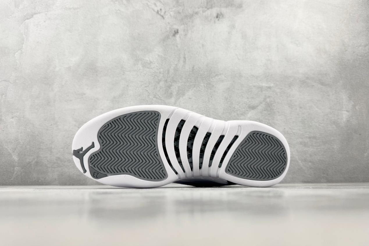 乔丹 Jordan Air Jordan 12 retro “stealth” 灰白纯原版本 货号：CT8013-015