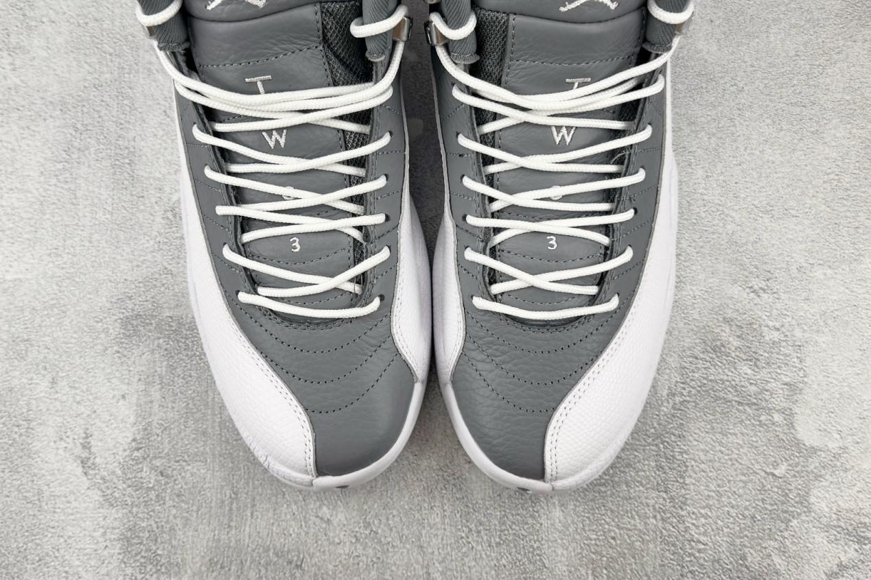 乔丹 Jordan Air Jordan 12 retro “stealth” 灰白纯原版本 货号：CT8013-015