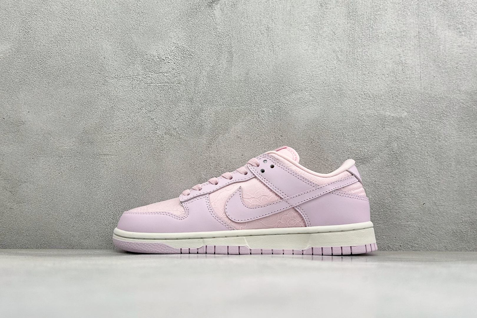 耐克Nike SB Dunk Low 粉色低帮休闲板鞋纯原版本 货号:HJ5870-600