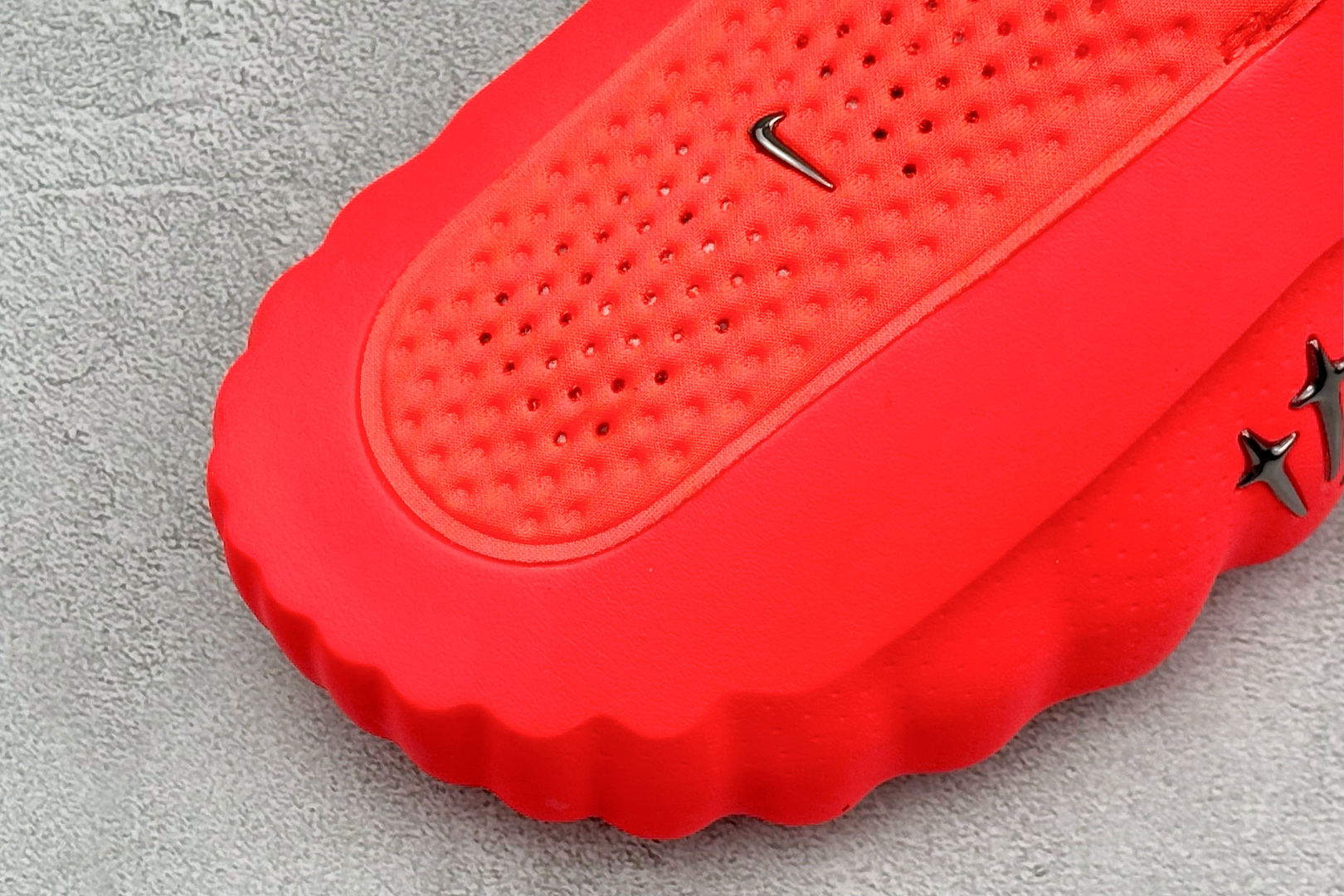 耐克Nike Mind 001 亮红色神经科学足底按摩拖鞋纯原版本 货号：HQ4307-601