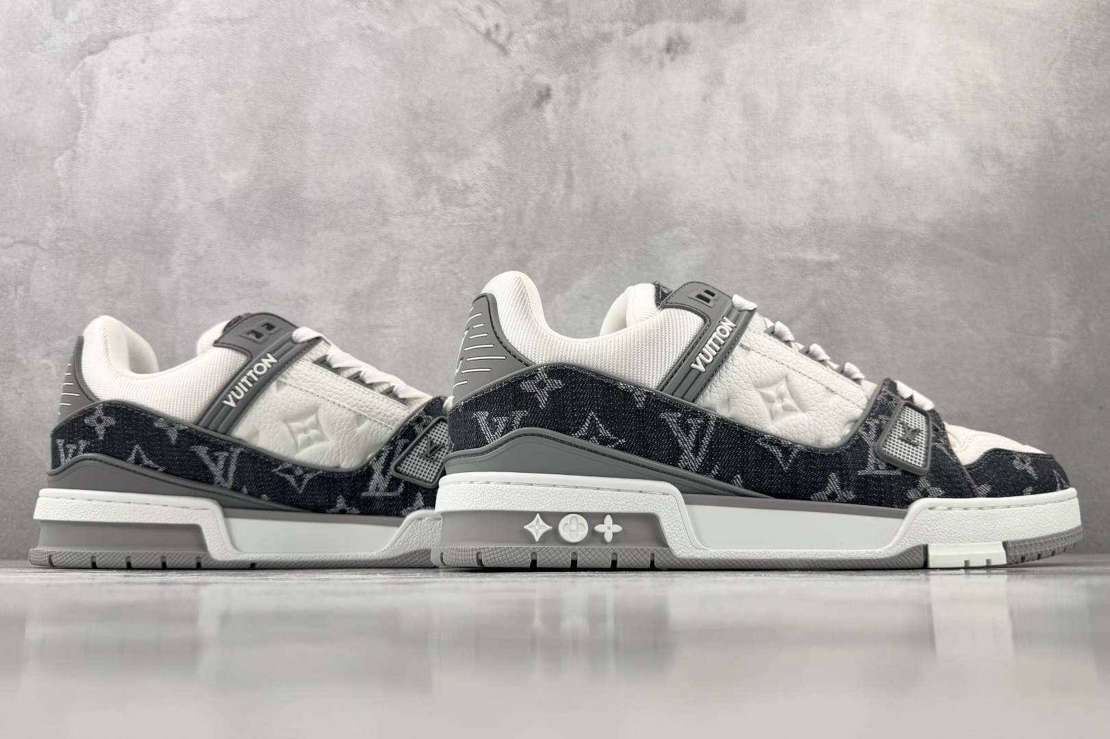 LOUIS VUITTON Trainer 灰白色-实拍图6