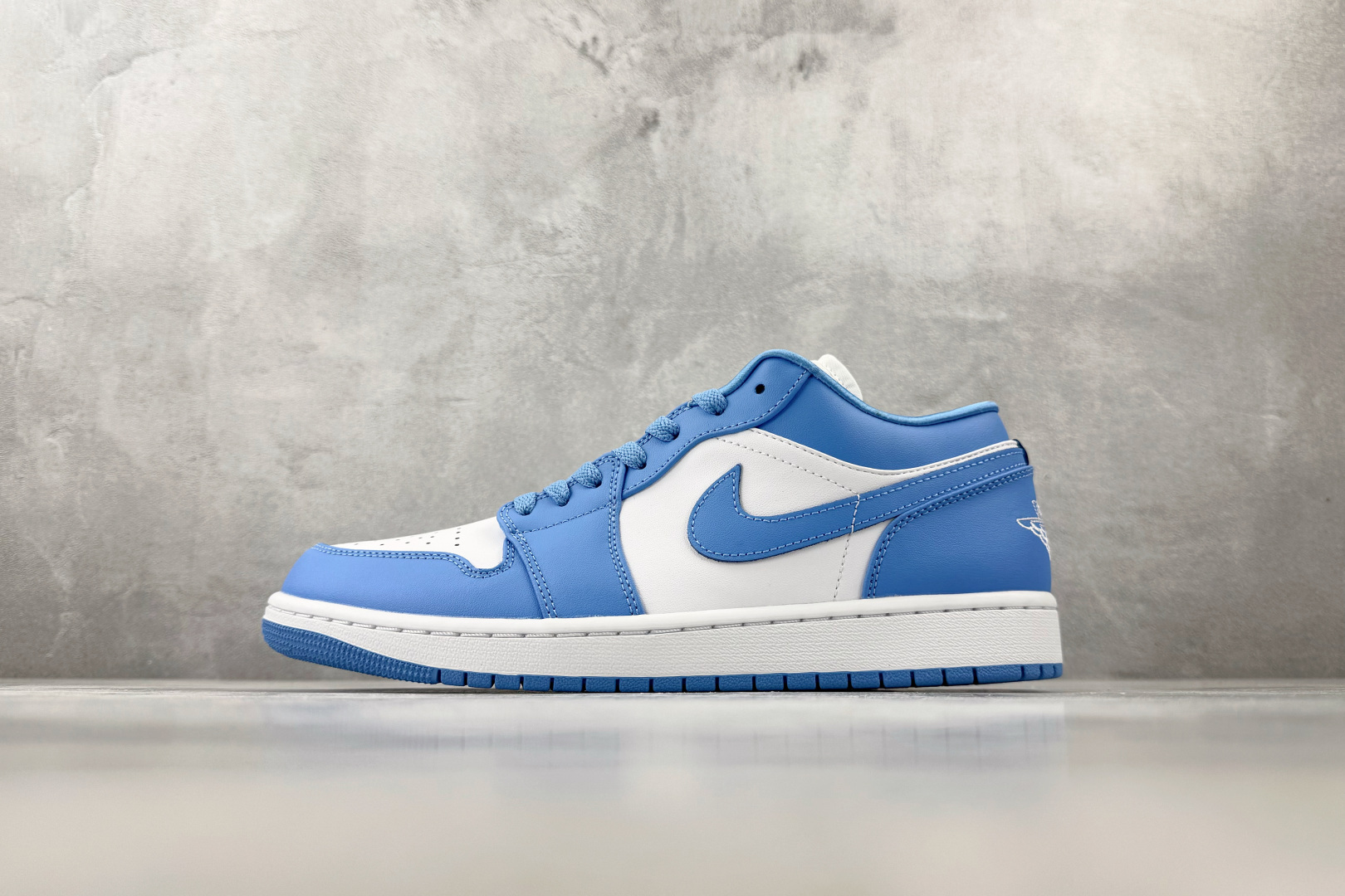 Jordan Air Jordan 1 university blue 大学蓝 实拍图1