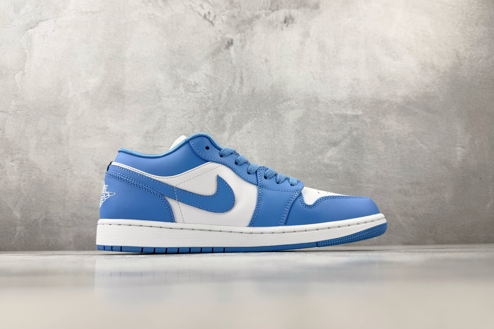 Jordan Air Jordan 1 university blue 大学蓝 实拍图2