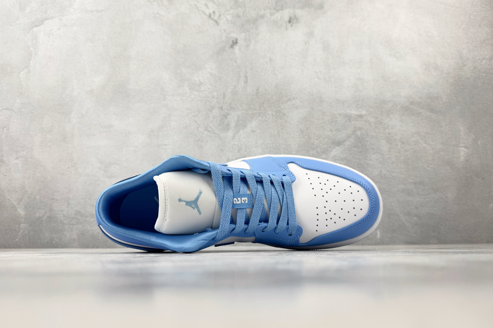 Jordan Air Jordan 1 university blue 大学蓝 实拍图3