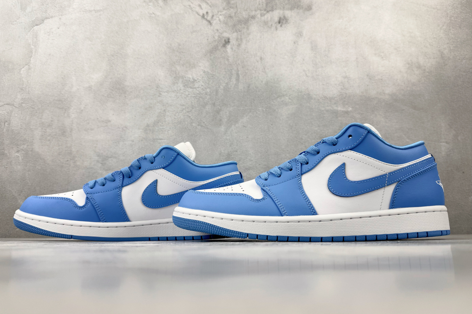 Jordan Air Jordan 1 university blue 大学蓝 实拍图5