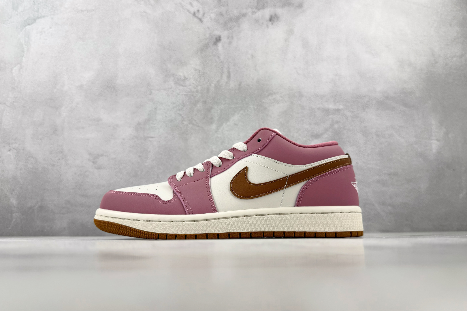 乔丹Jordan Air Jordan 1 粉棕白 纯原版本 货号:DC0774-609 实拍图 1
