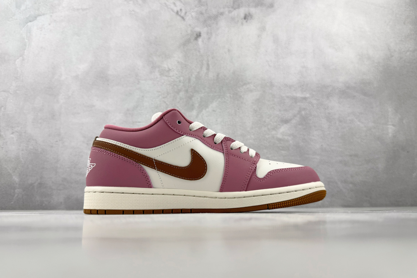 乔丹Jordan Air Jordan 1 粉棕白 纯原版本 货号:DC0774-609 实拍图 2