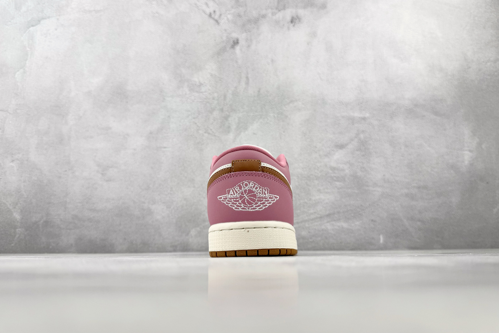 乔丹Jordan Air Jordan 1 粉棕白 纯原版本 货号:DC0774-609 实拍图 9