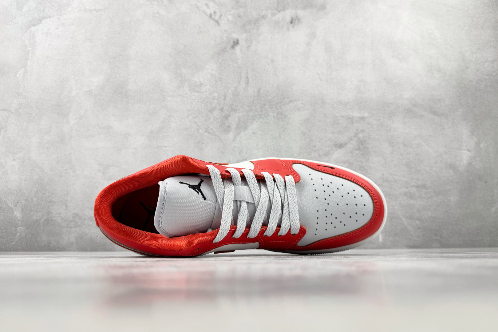 乔丹 Air Jordan Air Jordan 1 红白-实拍图3