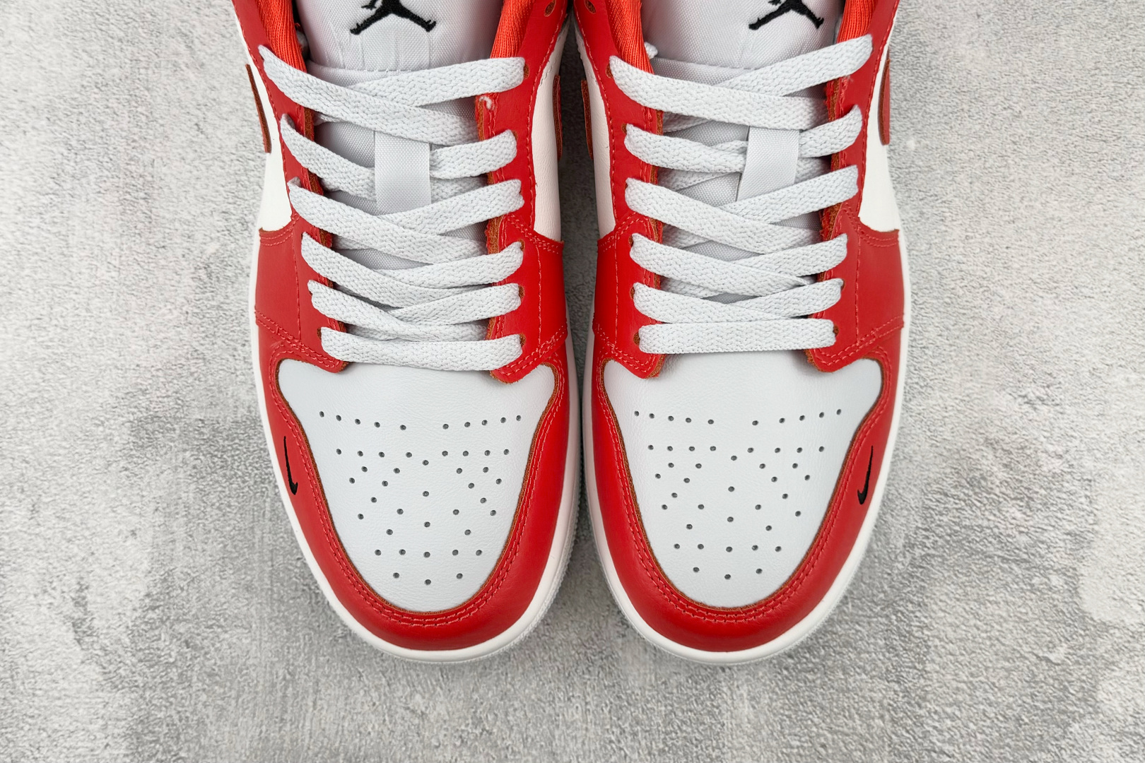 乔丹 Air Jordan Air Jordan 1 红白-实拍图7