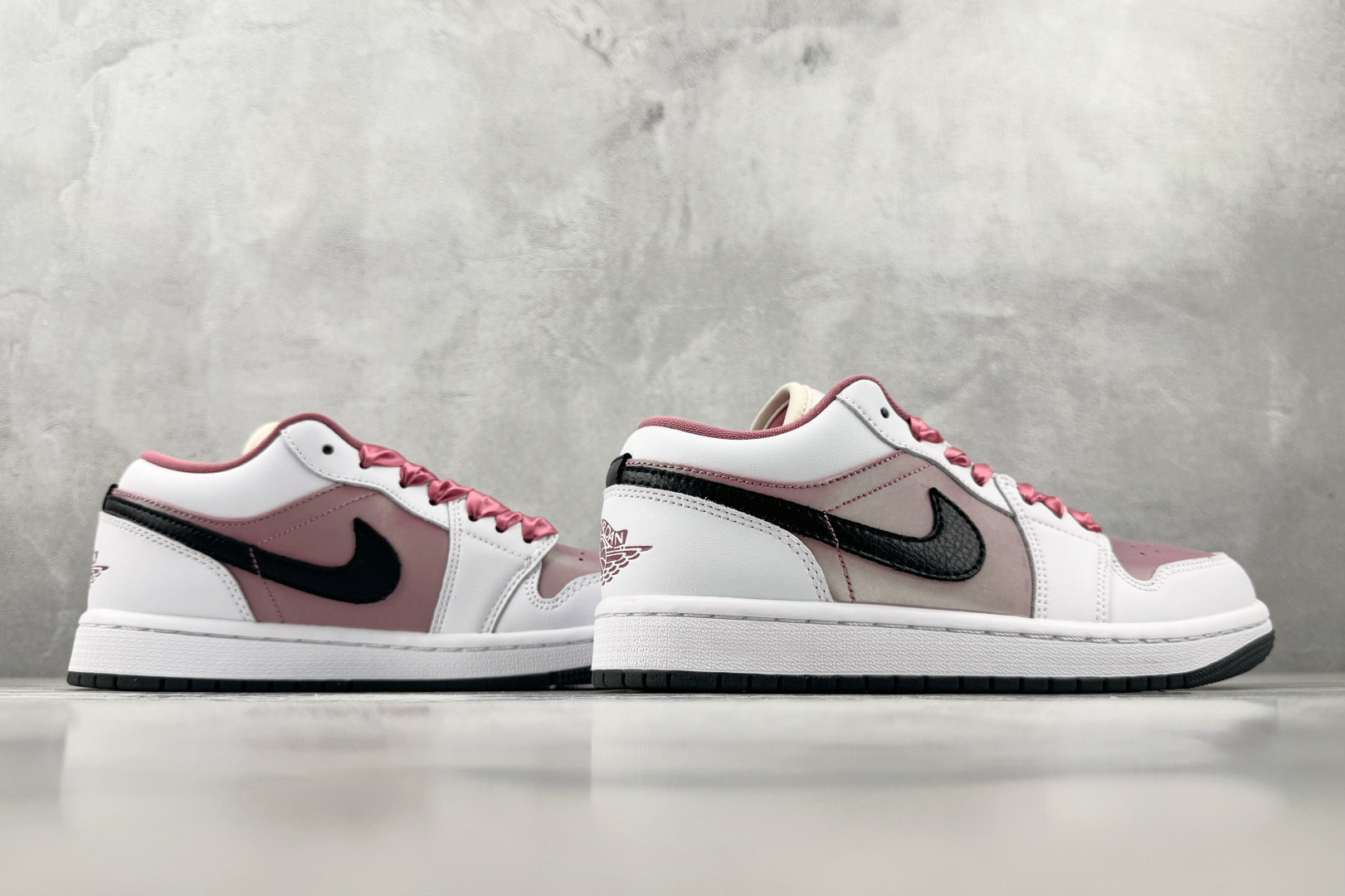 乔丹Jordan Air Jordan 1 粉白 纯原版本 货号：IO0668-100 实拍图 6