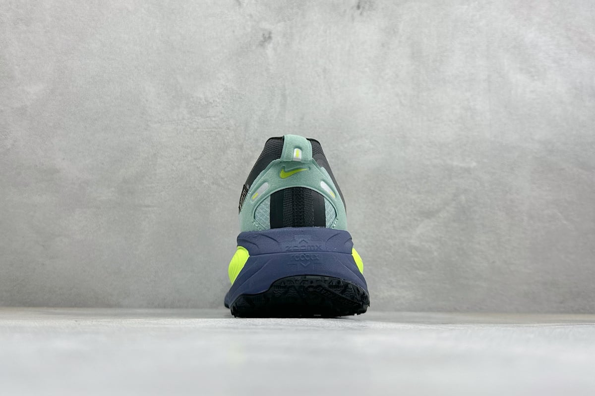耐克 Nike Zoom VOMERO 18 网面透气轻量跑鞋-实拍图6