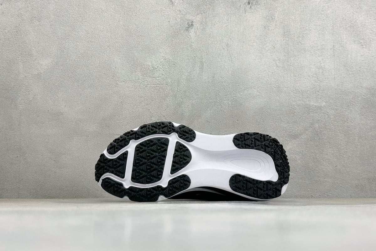 耐克 Nike Zoom VOMERO 18 网面透气轻量跑鞋-实拍图4