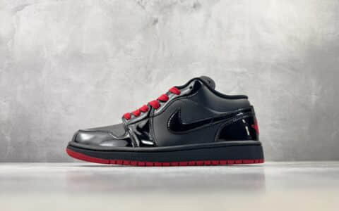 乔丹Air Jordan 【定制球鞋】 1 漆皮黑红白纯原版本 货号：553558-161