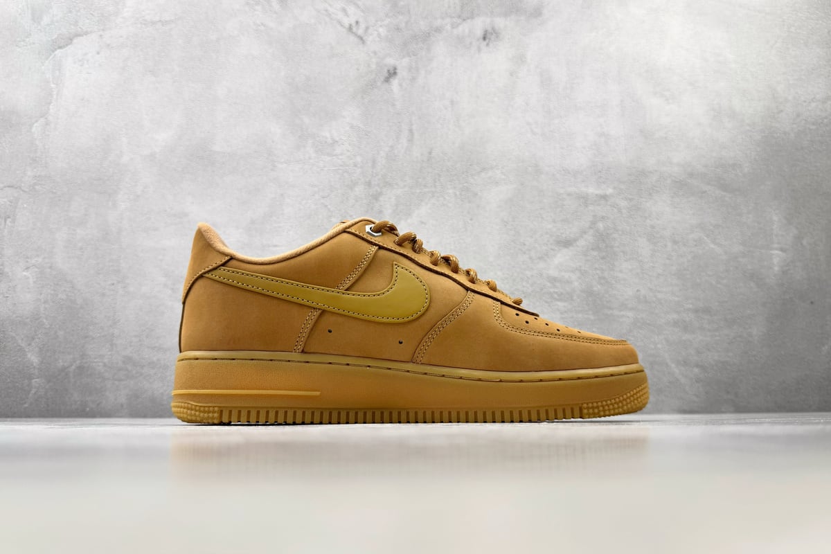耐克 Nike Air Force 1 07 LV8 Workboot 小麦色 棕橙 侧面实拍图