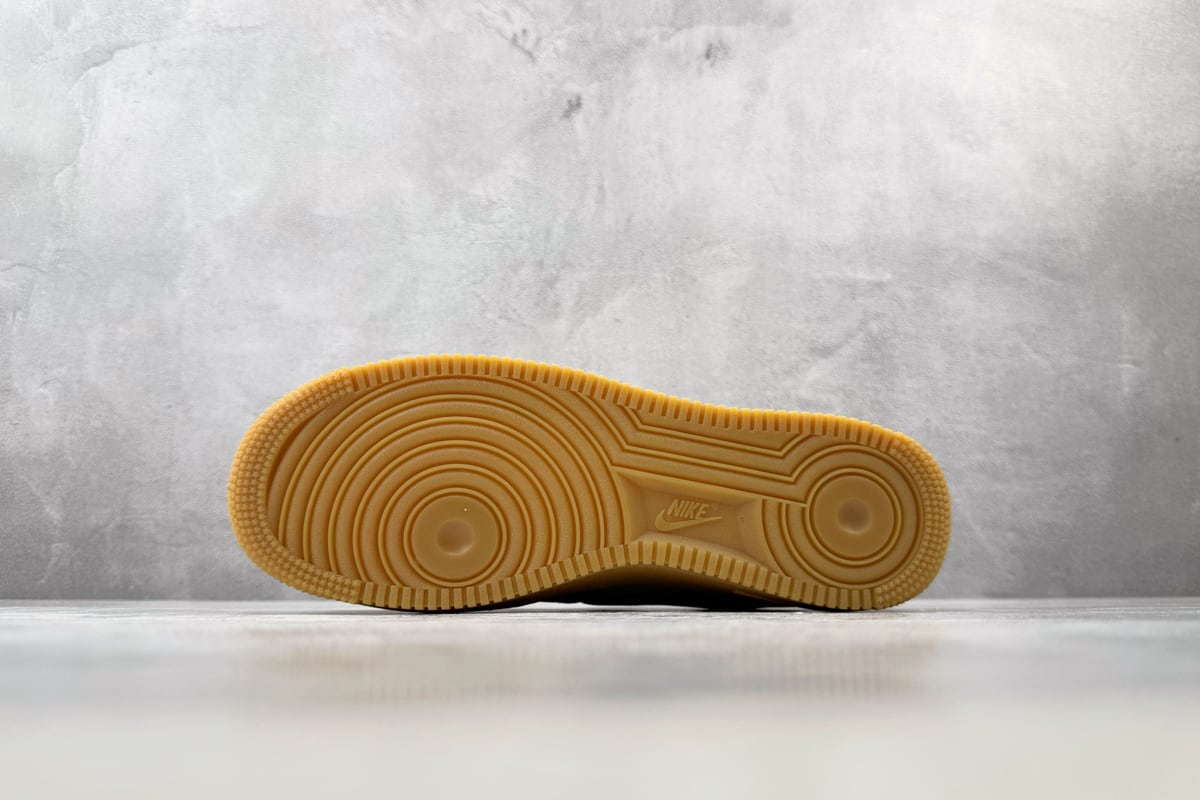 耐克 Nike Air Force 1 07 LV8 Workboot 小麦色 棕橙 鞋头实拍图